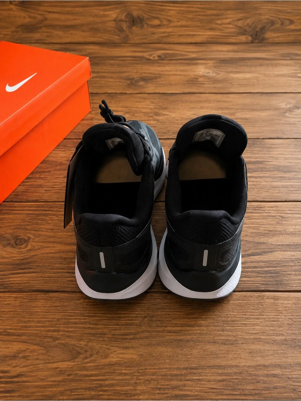 Nike Structure 25 Running Shoes Women’s 10 NWT Black Gold Stability Sneakers